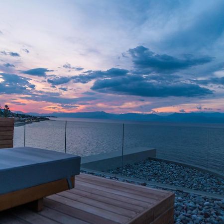 Alissachni Seaside Hotel Derveni Bagian luar foto
