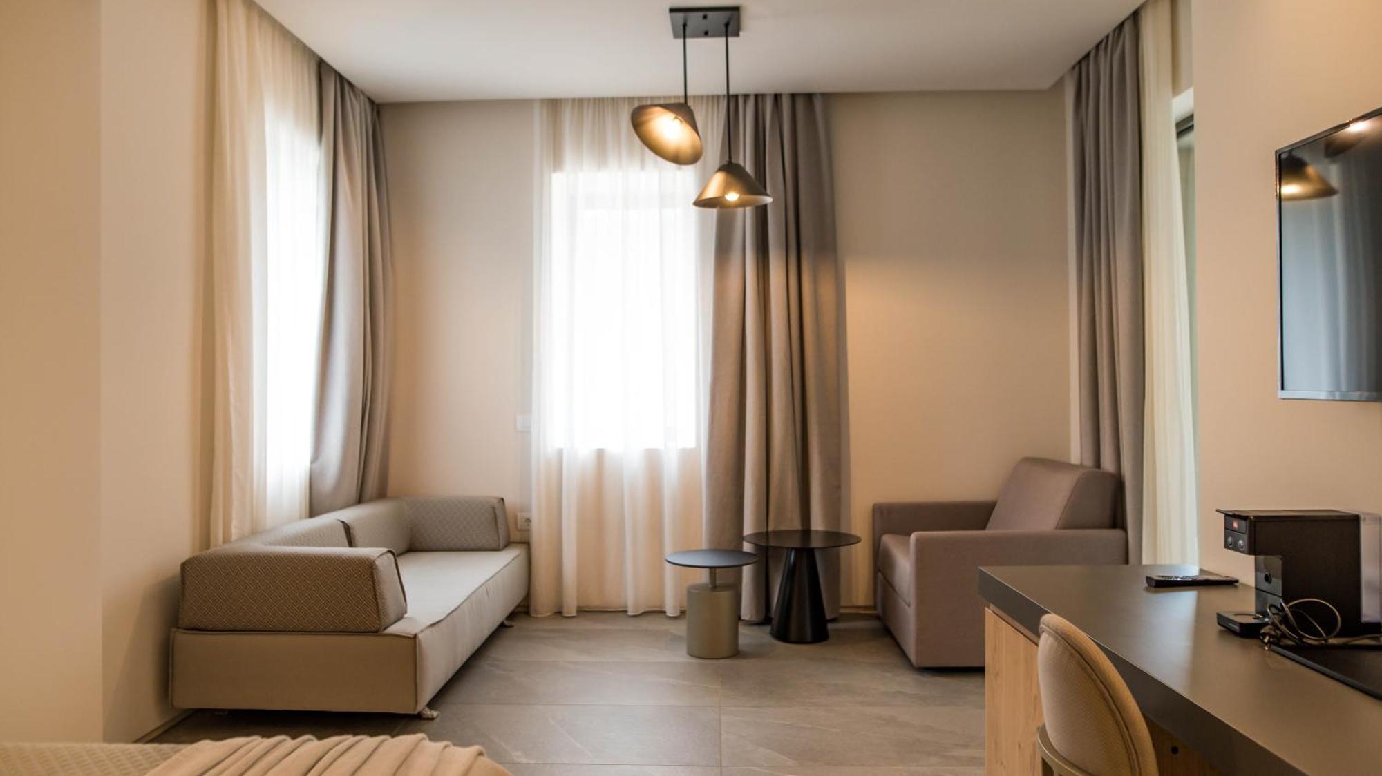 Alissachni Seaside Hotel Derveni Bagian luar foto