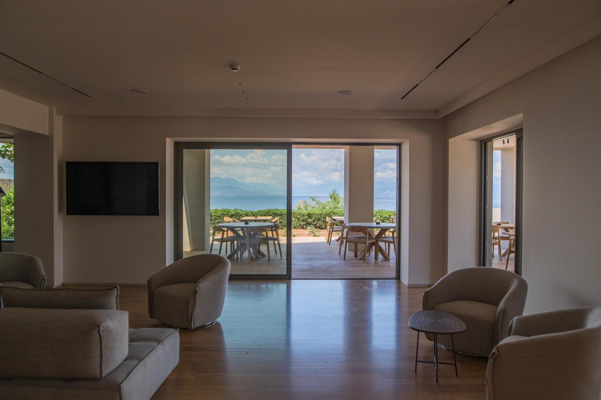 Alissachni Seaside Hotel Derveni Bagian luar foto