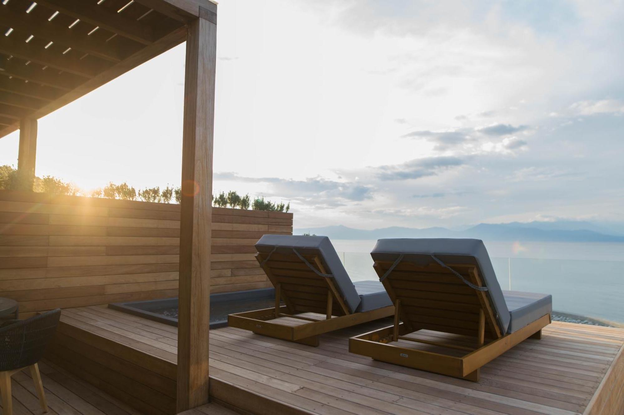 Alissachni Seaside Hotel Derveni Bagian luar foto