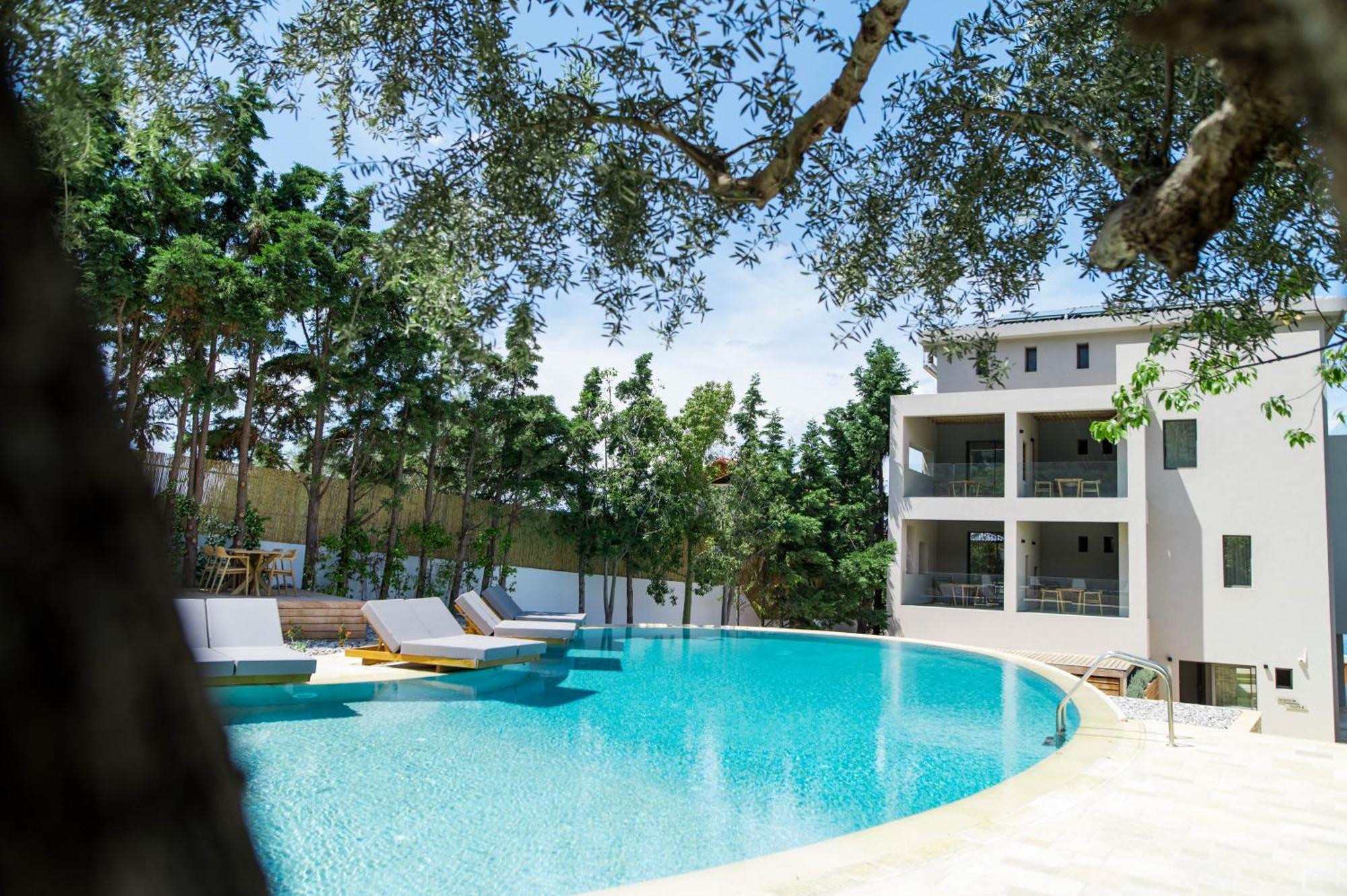 Alissachni Seaside Hotel Derveni Bagian luar foto