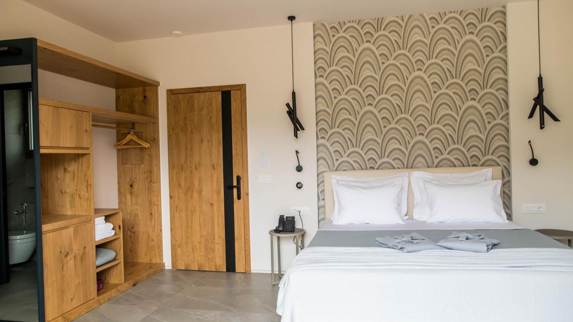 Alissachni Seaside Hotel Derveni Bagian luar foto