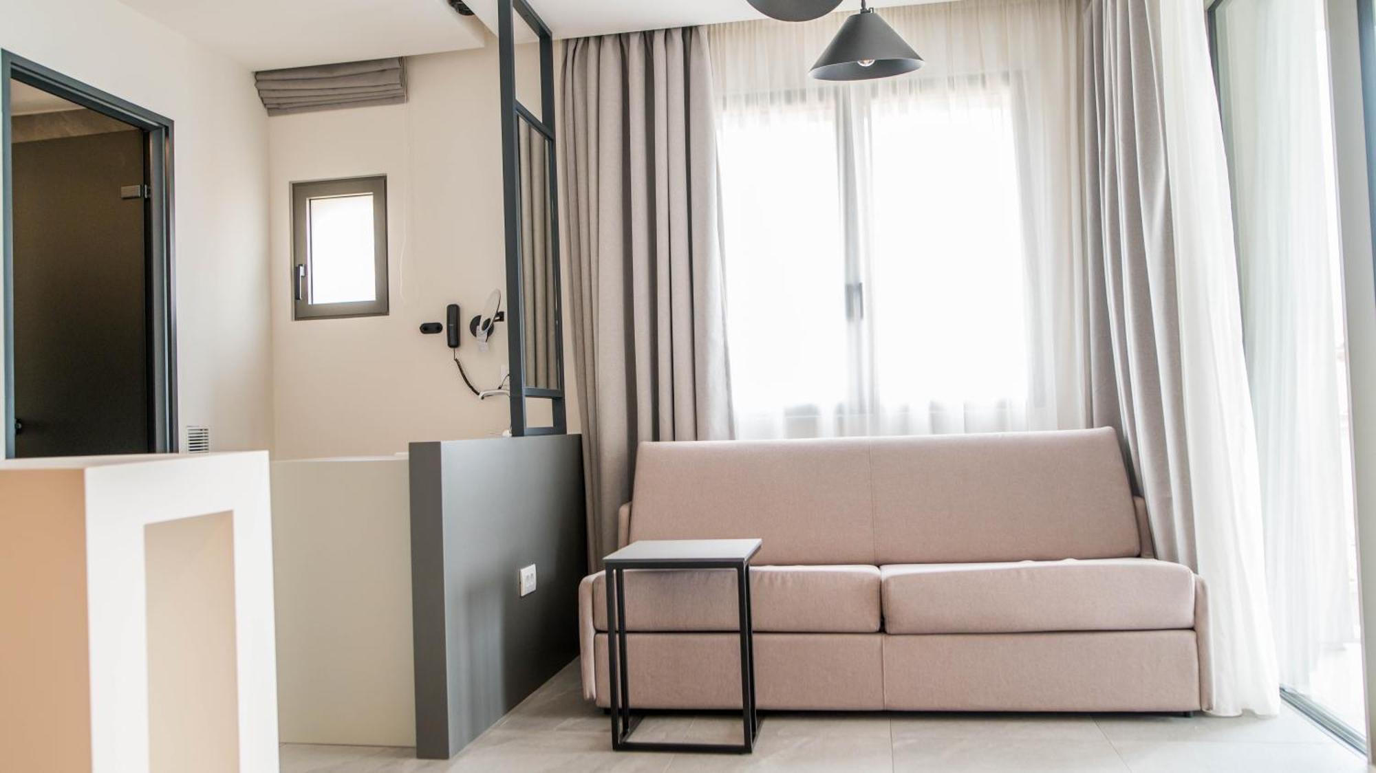 Alissachni Seaside Hotel Derveni Bagian luar foto