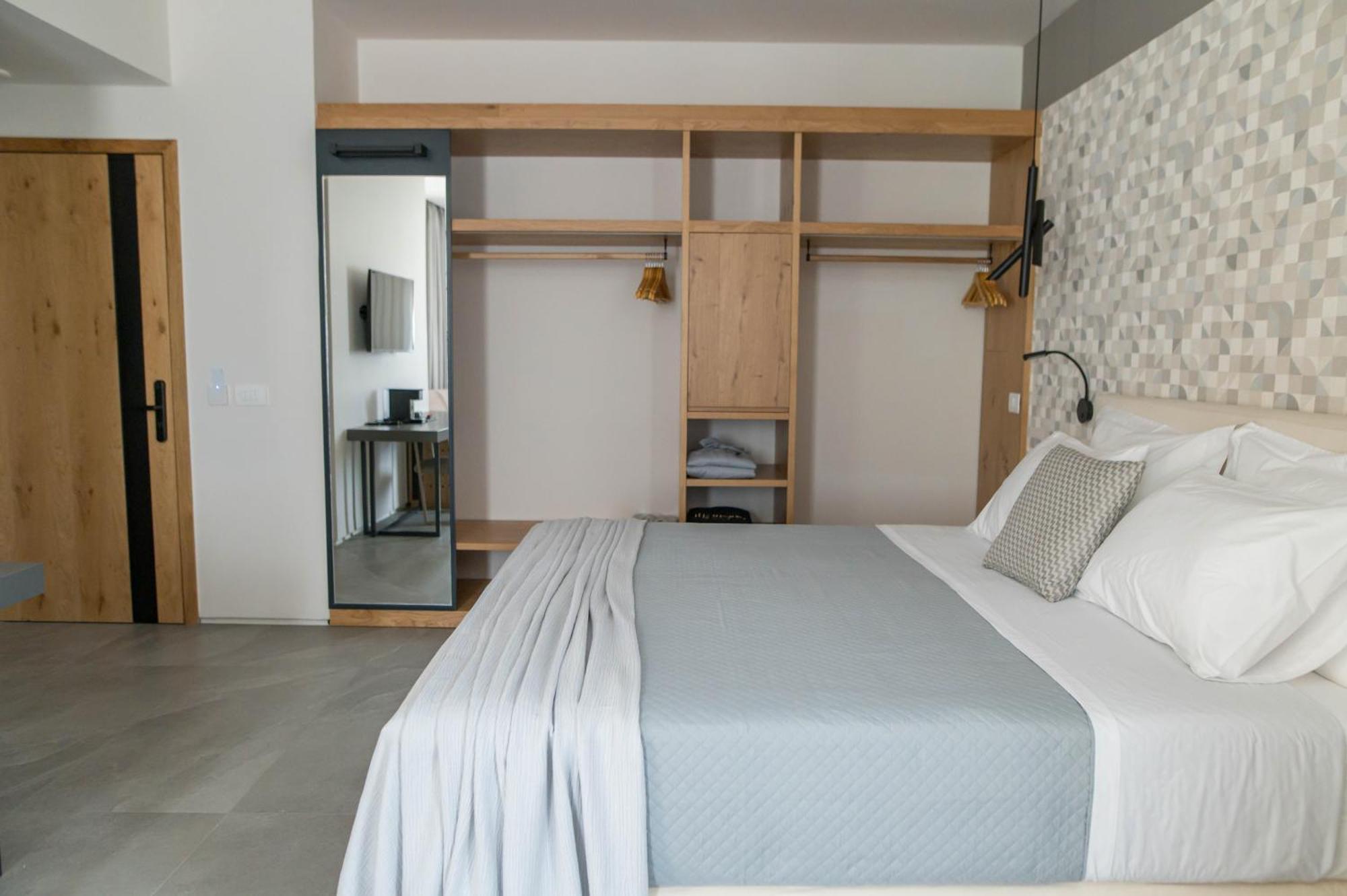 Alissachni Seaside Hotel Derveni Bagian luar foto