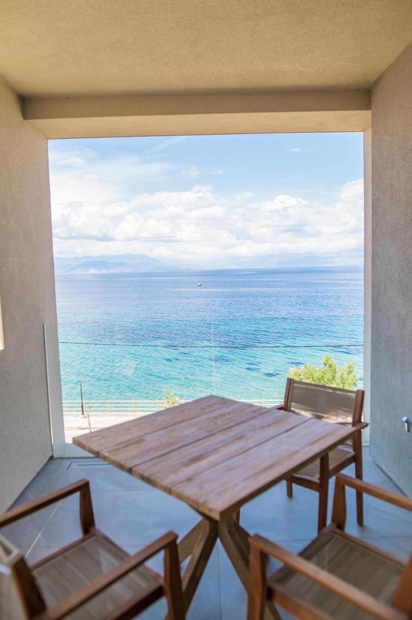 Alissachni Seaside Hotel Derveni Bagian luar foto