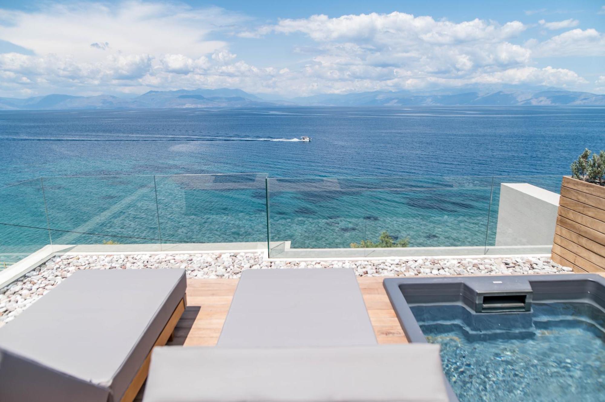 Alissachni Seaside Hotel Derveni Bagian luar foto
