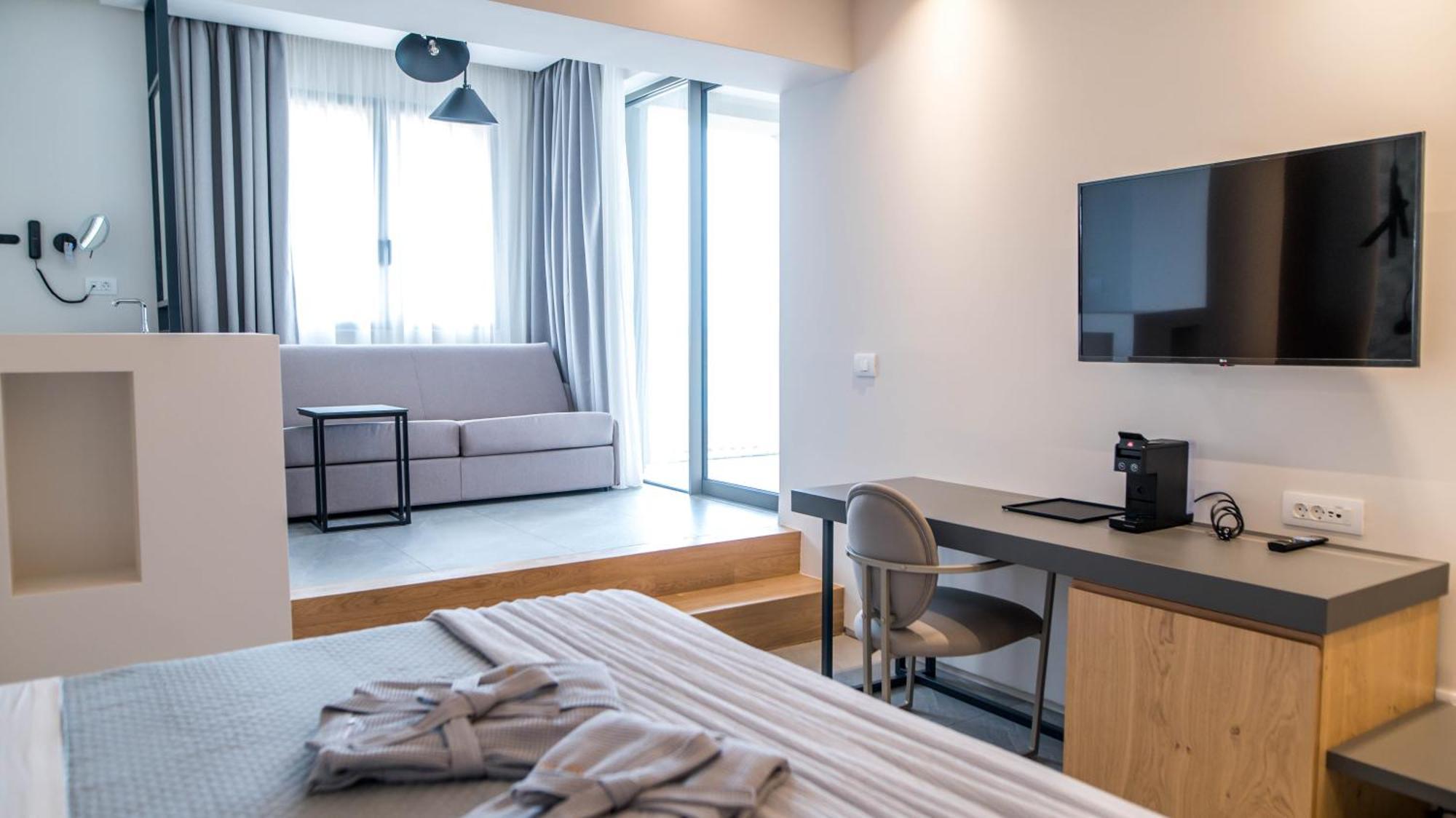 Alissachni Seaside Hotel Derveni Bagian luar foto