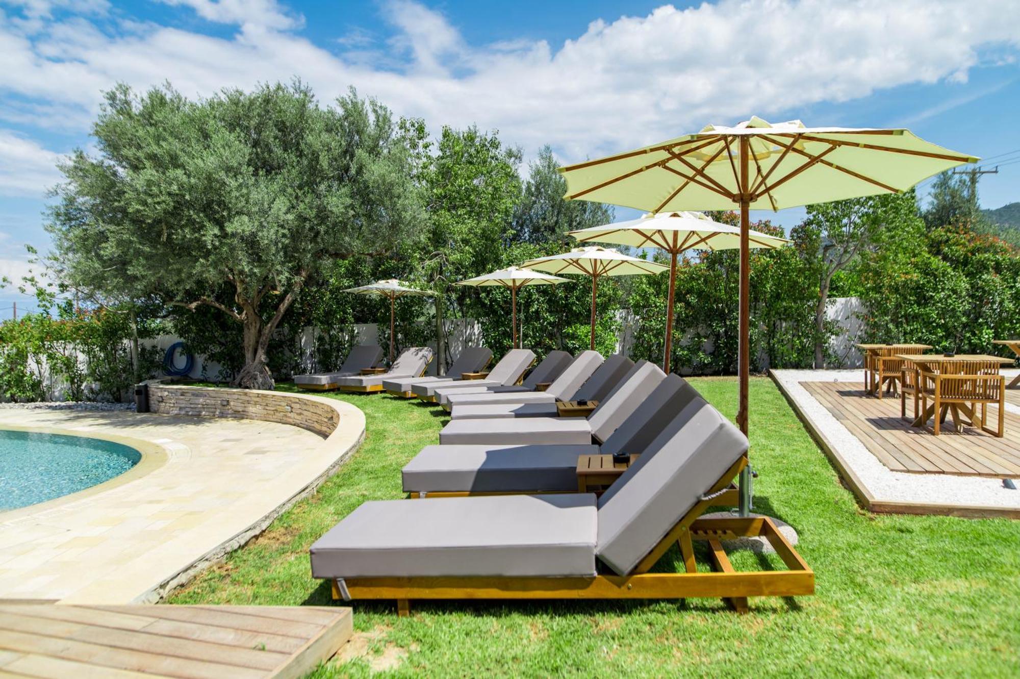 Alissachni Seaside Hotel Derveni Bagian luar foto