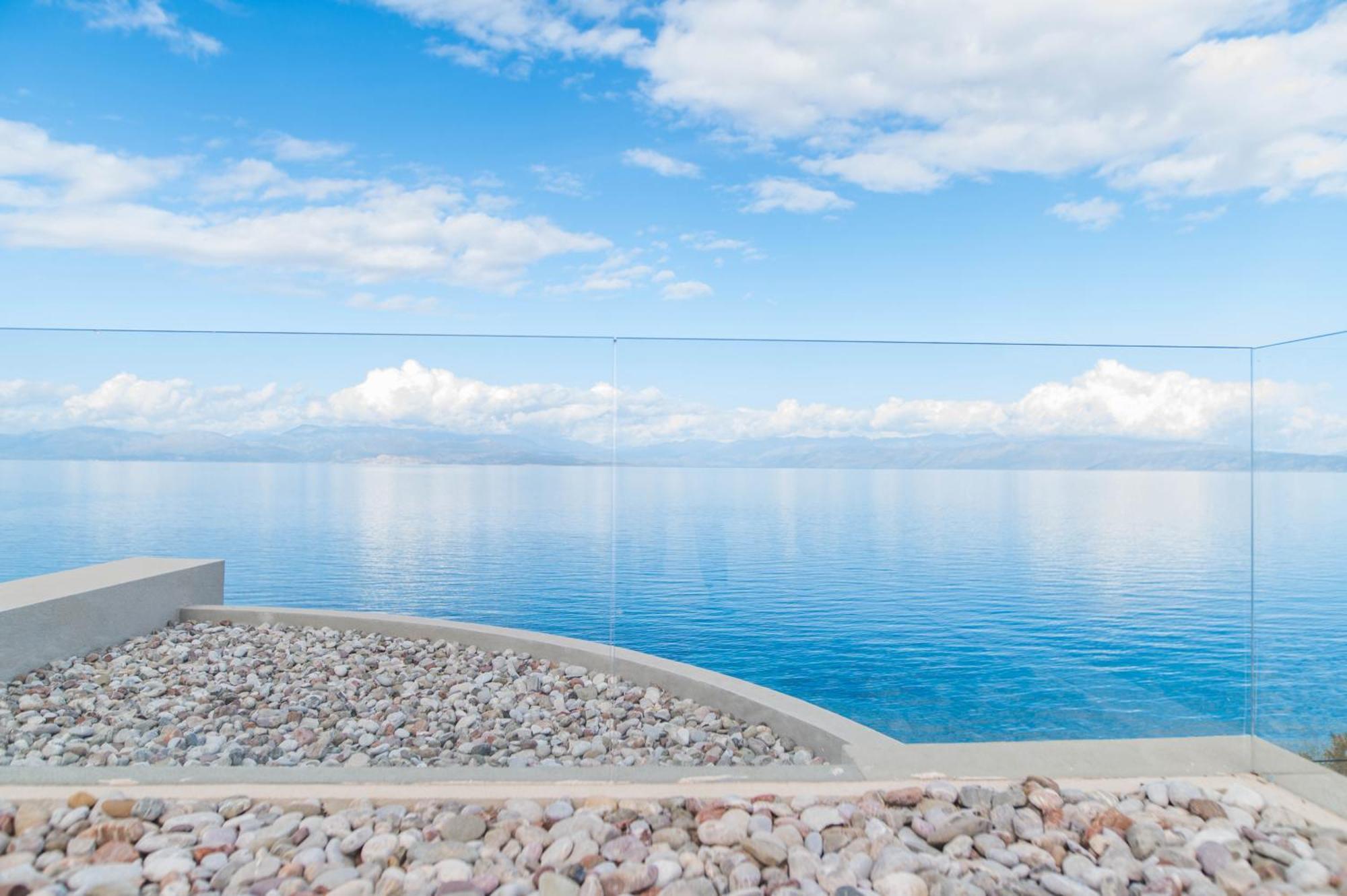Alissachni Seaside Hotel Derveni Bagian luar foto