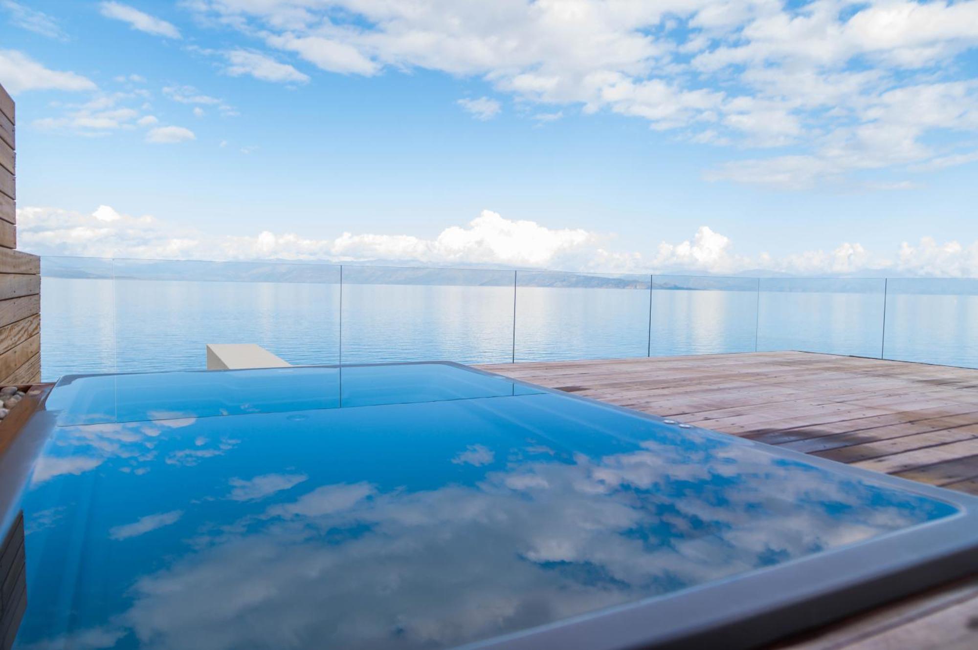 Alissachni Seaside Hotel Derveni Bagian luar foto